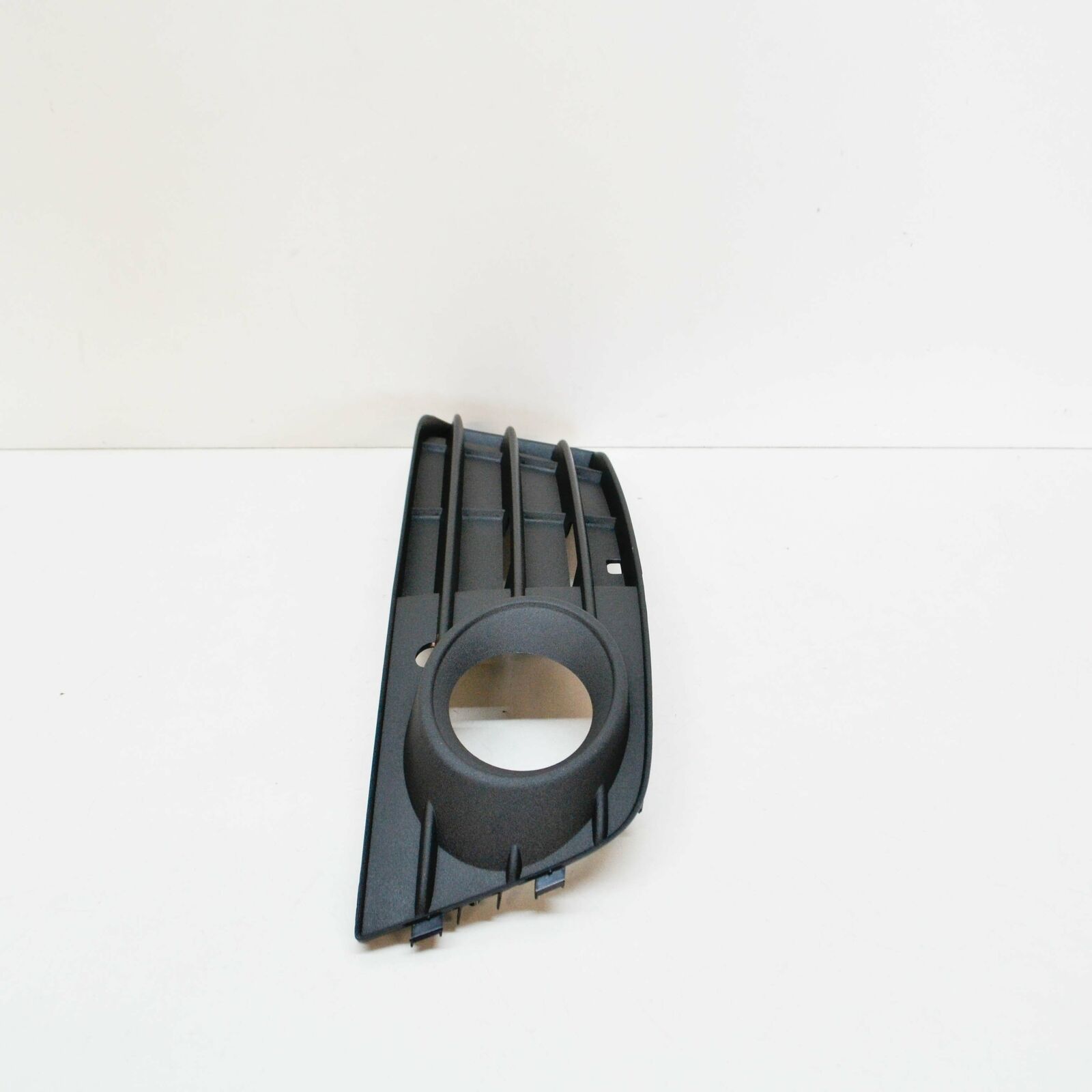 NEW AUDI A4 B8 FRONT BUMPER FOG LIGHT LEFT GRILLE 8K0807681A01C 6 NEW AUDI A4 B8 FRONT BUMPER FOG LIGHT LEFT GRILLE 8K0807681A01C - Image 6