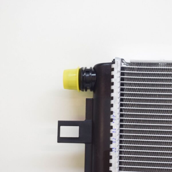 NEW MERCEDES-BENZ C-CLASS W205 AMG WATER COOLER RADIATOR A0995005403 - Image 5