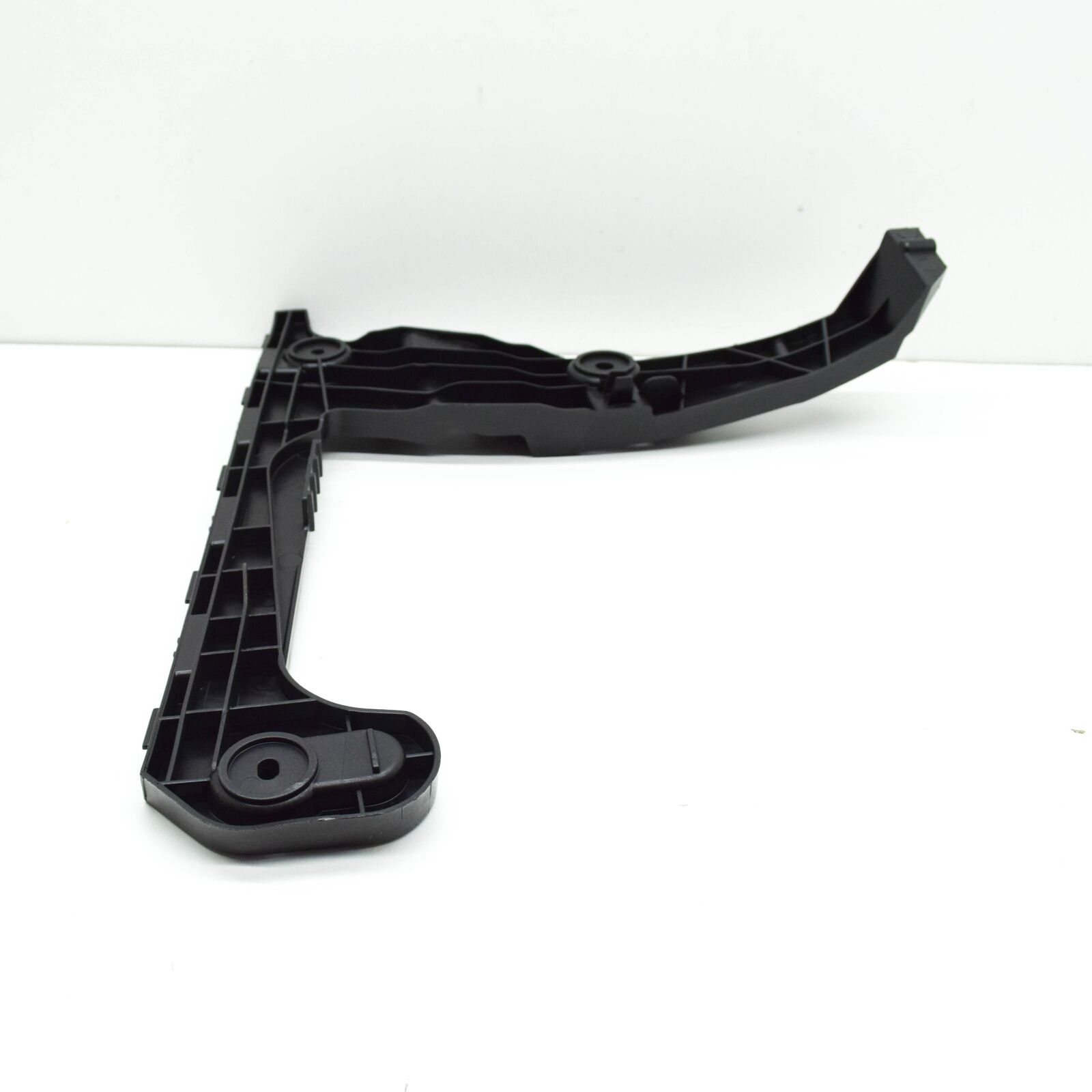 NEW AUDI A5 8W6 REAR BUMPER LEFT SUPPORT BRACKET 8W6807453 ORIGINAL 4 NEW AUDI A5 8W6 REAR BUMPER LEFT SUPPORT BRACKET 8W6807453 ORIGINAL - Image 4