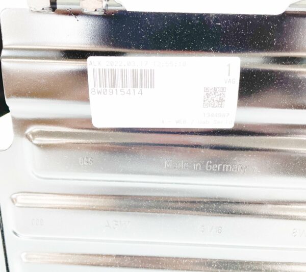 NEW AUDI A4 AVANT B9 BATTERY PAD HOUSING 8W0915414 - Image 6
