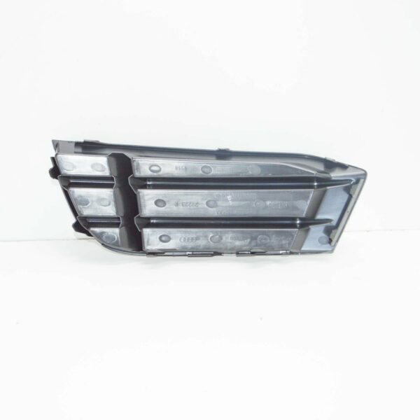 NEW AUDI A3 8V FRONT BUMPER RIGHT AIR GUIDE GRILLE 8V5807682M9B9 - Image 6