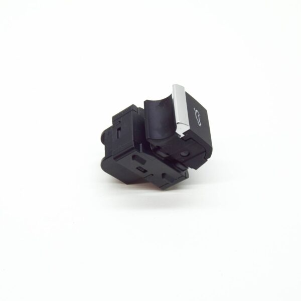 NEW AUDI A4 8W2,B9 TAILGATE LID OPEN SWITCH 4M0959831A5PR ORIGINAL - Image 4
