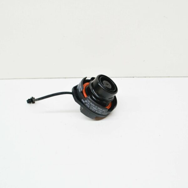 NEW AUDI A8 D3 GAS CAP WITH STRAP 4E0201550B - Image 6