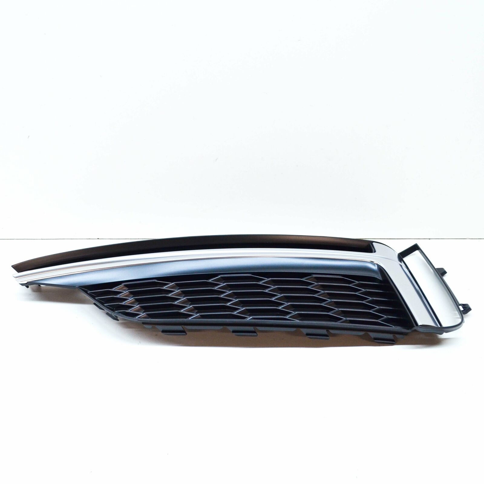 NEW AUDI A5 8W6 FRONT RIGHT AIR GUIDE GRILLE 8W6807682KRU6 6 NEW AUDI A5 8W6 FRONT RIGHT AIR GUIDE GRILLE 8W6807682KRU6 - Image 6