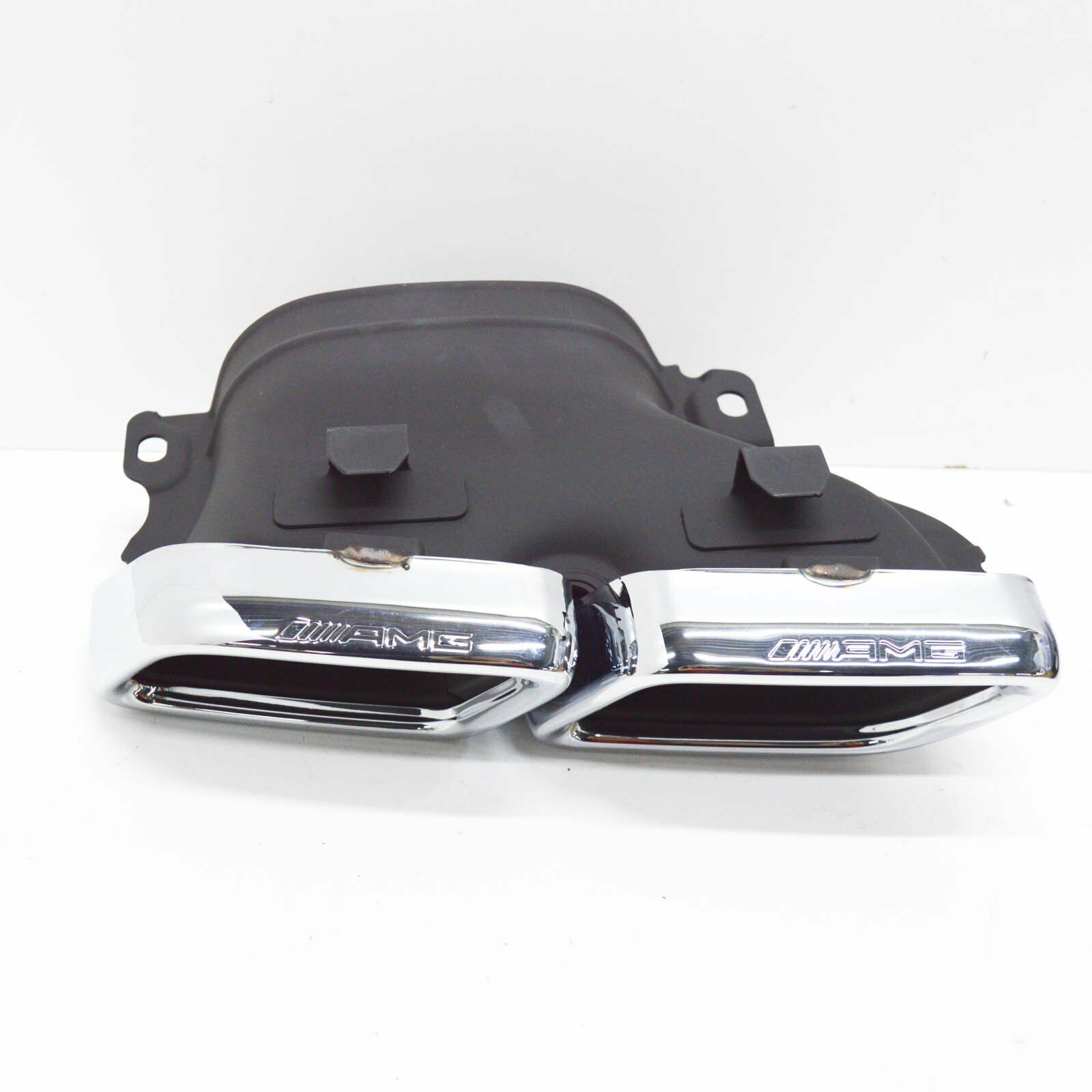 NEW MERCEDES-BENZ C-CLASS W205 LEFT AMG EXHAUST COVER A2054900427 5 NEW MERCEDES-BENZ C-CLASS W205 LEFT AMG EXHAUST COVER A2054900427 - Image 5