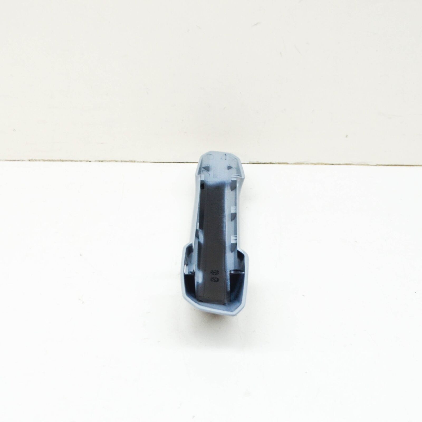 NEW AUDI A4 B9 FRONT RIGHT HANDLE BEZEL TRIM 8W0837240GRU ORIGINAL 4 NEW AUDI A4 B9 FRONT RIGHT HANDLE BEZEL TRIM 8W0837240GRU ORIGINAL - Image 4