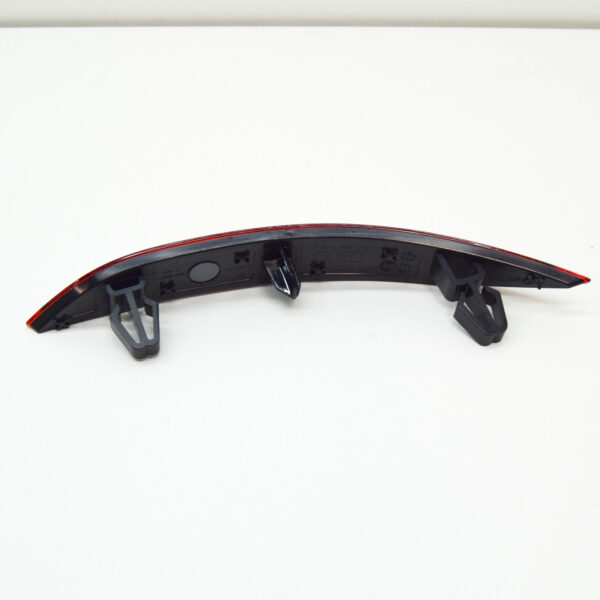 NEW AUDI A3 8V REAR RIGHT BUMPER REFLECTOR 8V0945106A ORIGINAL - Image 4