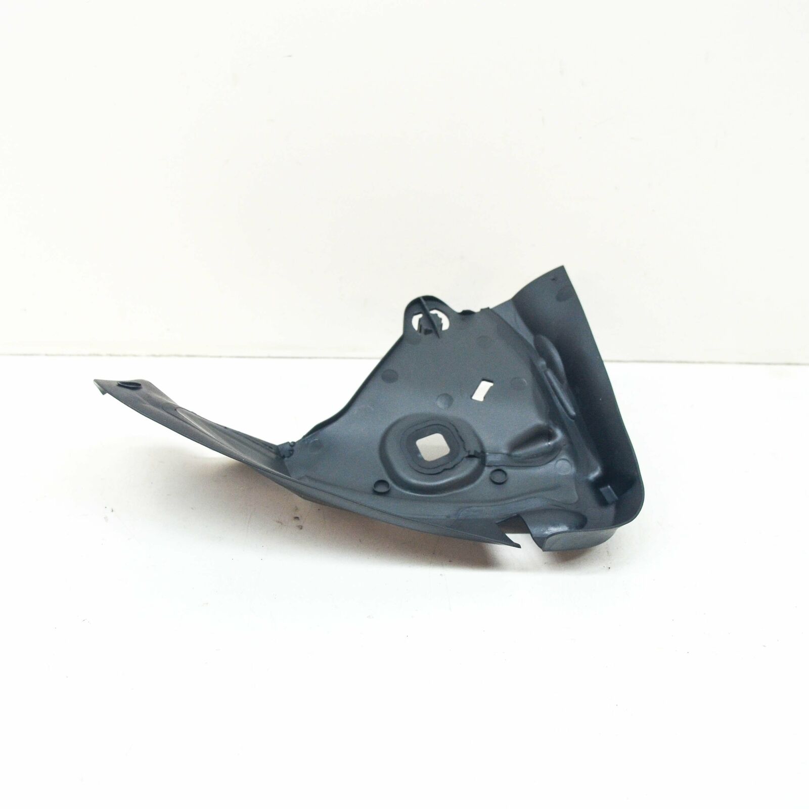 NEW MERCEDES-BENZ C W205 FRONT LEFT AIR DUCT SEGMENT A2055053130 ORIGINAL 4 NEW MERCEDES-BENZ C W205 FRONT LEFT AIR DUCT SEGMENT A2055053130 ORIGINAL - Image 4