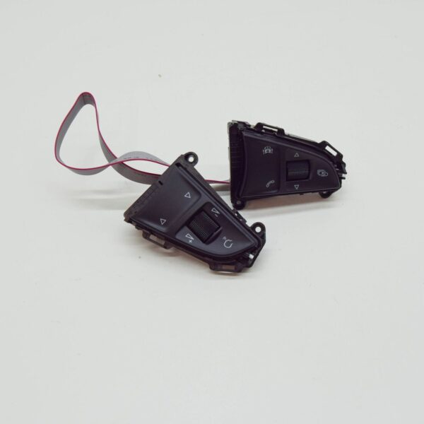 NEW SKODA KAROQ NU STEERING WHEEL MULTIFUNCTION BUTTONS 3V0919719AWHS ORIGINAL - Image 4