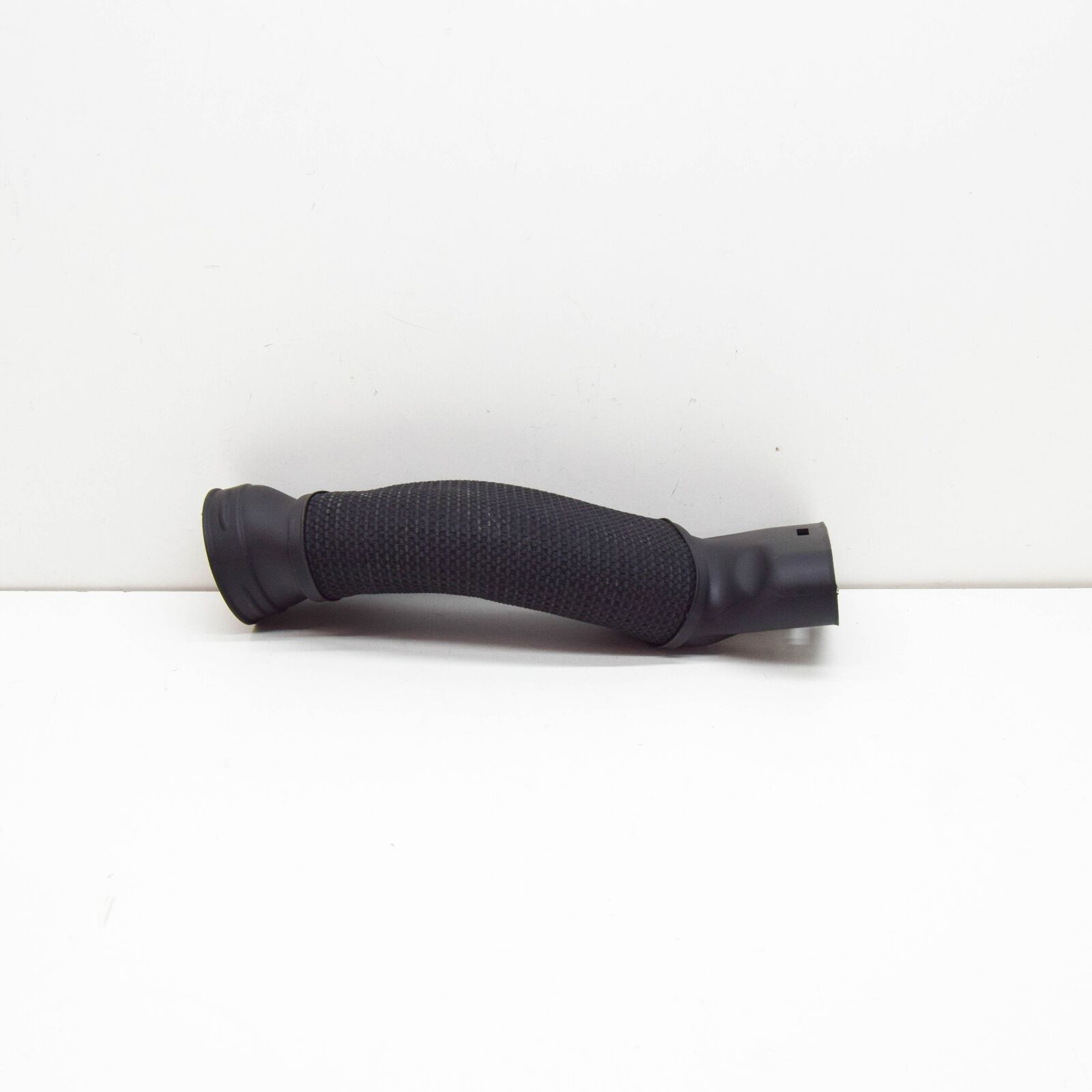NEW MERCEDES-BENZ CLS C219 RIGHT AIR INTAKE HOSE A2720900082 2008 ORIGINAL 4 NEW MERCEDES-BENZ CLS C219 RIGHT AIR INTAKE HOSE A2720900082 2008 ORIGINAL - Image 4