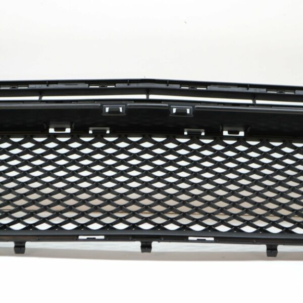 NEW MERCEDES-BENZ C W205 FRONT BUMPER LOWER CENTER GRILLE A2058852501 ORIGINAL - Image 4