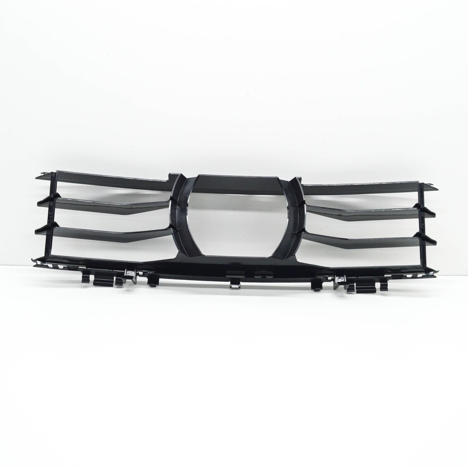 NEW BMW M8 GRAN COUPE G16 FRONT AIR INLET MIDDLE GRILLE 51117444268 ORIGINAL 4 NEW BMW M8 GRAN COUPE G16 FRONT AIR INLET MIDDLE GRILLE 51117444268 ORIGINAL - Image 4