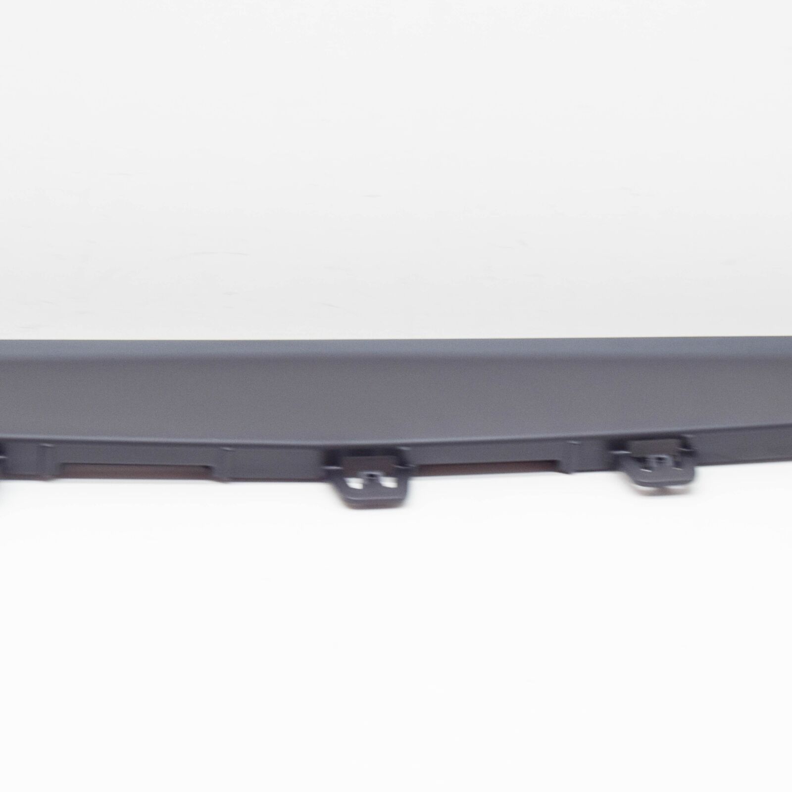 NEW MERCEDES-BENZ E C238 FRONT BUMPER CENTER SEALING A2138851707 ORIGINAL 4 NEW MERCEDES-BENZ E C238 FRONT BUMPER CENTER SEALING A2138851707 ORIGINAL - Image 4