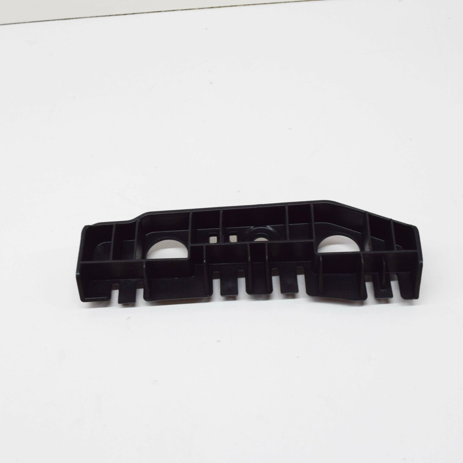 NEW AUDI A5 8W6 FRONT LEFT FENDER LOWER BRACKET 8W6853921A ORIGINAL 4 NEW AUDI A5 8W6 FRONT LEFT FENDER LOWER BRACKET 8W6853921A ORIGINAL - Image 4