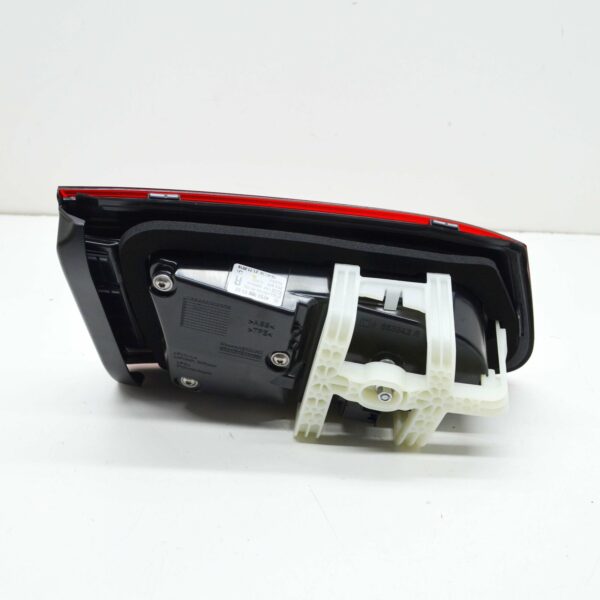 NEW MB GLC C253 REAR LEFT TAILGATE TRUNK TAILLIGHT LAMP A2539060102 - Image 4