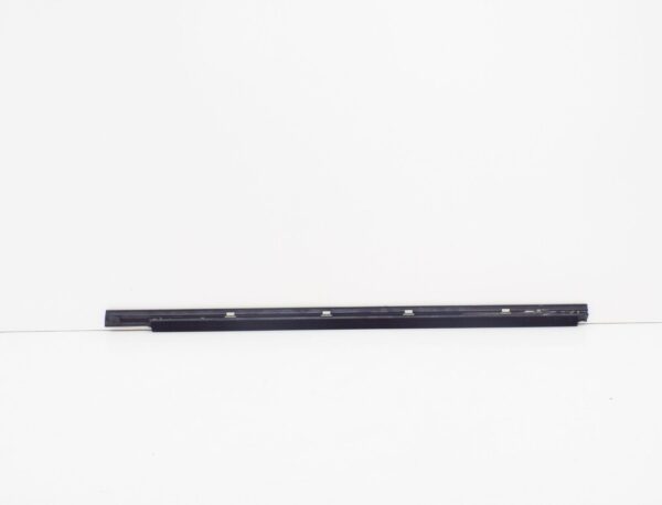 NEW MERCEDES-BENZ ML W163 FRONT RIGHT DOOR WINDOW COVER A1637201424 - Image 4