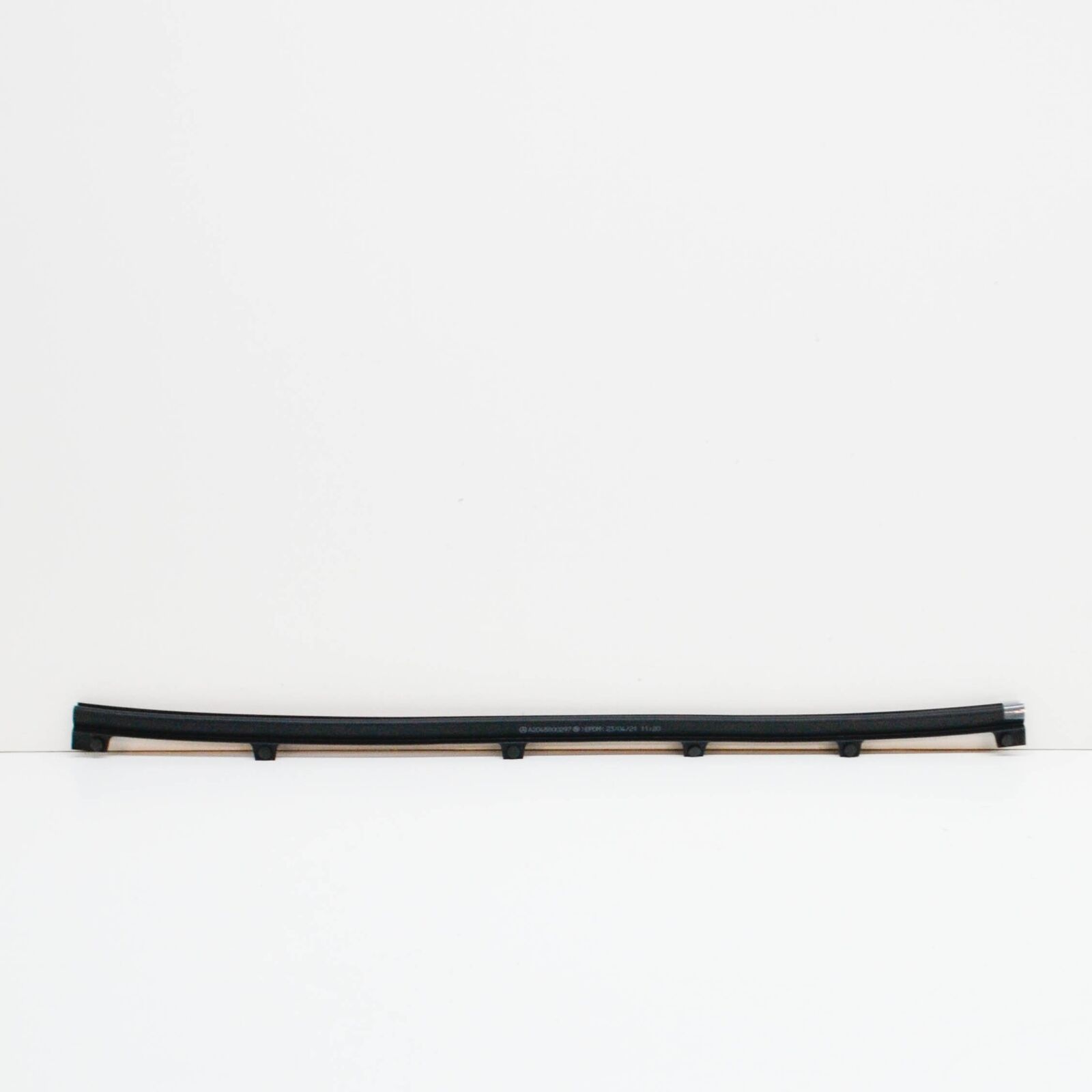 NEW MERCEDES-BENZ C-CLASS W204 ENGINE HOOD SEAL A2048800297 ORIGINAL 4 NEW MERCEDES-BENZ C-CLASS W204 ENGINE HOOD SEAL A2048800297 ORIGINAL - Image 4