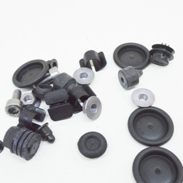 NEW AUDI A4 B8 ENGINE BONNET ATTACHMENT PARTS SET 8K0098615A - Image 6