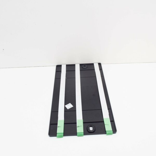NEW AUDI A3 8P REAR LICENSE PLATE BRACKET 8E0827113C1P9 - Image 6