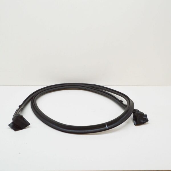 NEW MB SALOON W123 REAR WINDSHIELD WEATHER STRIP A1236700239 ORIGINAL - Image 4