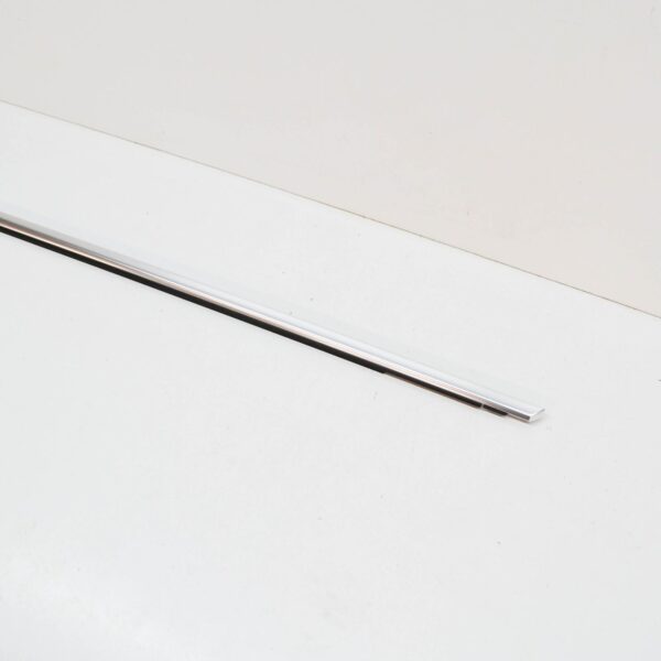 NEW AUDI Q5 FY FRONT LEFT DOOR WINDOW SLOT SEAL WITH TRIM 80A853283L3Q7 ORIGINAL - Image 4