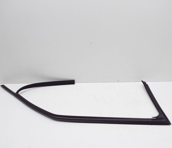 NEW AUDI A3 8P FRONT LEFT DOOR WINDOW GUIDE 8P3837439D ORIGINAL - Image 4