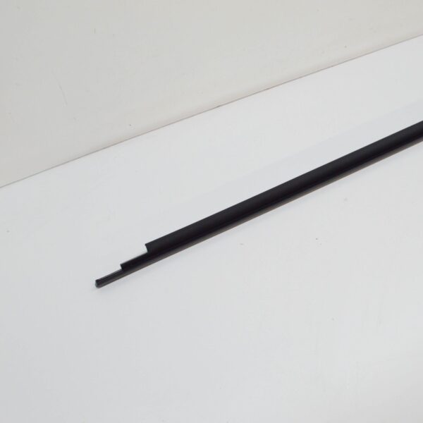 NEW AUDI A3 SPORTBACK 8V FRONT LEFT OUTER WINDOW APERTURE SEAL 8V4837477 - Image 4