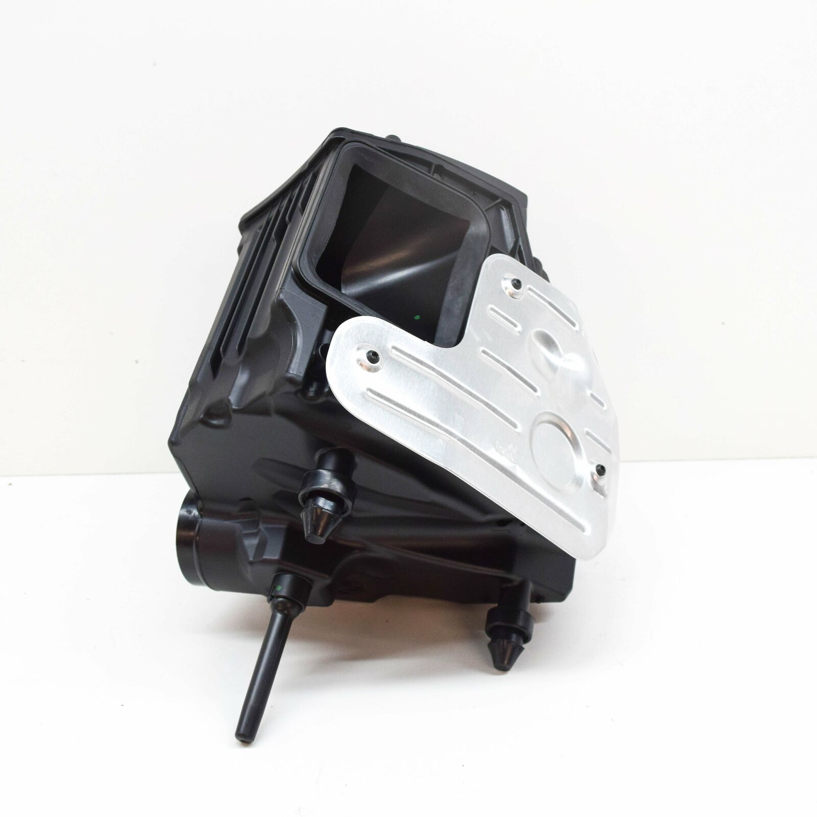 NEW AUDI A5 SPORTBACK 8W6 AIR CLEANER FILTER BOX 8W0133837P ORIGINAL 4 NEW AUDI A5 SPORTBACK 8W6 AIR CLEANER FILTER BOX 8W0133837P ORIGINAL - Image 4