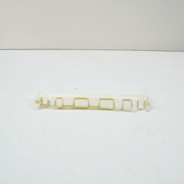 NEW MB E COUPE C207 FRONT RIGHT SIDE PLASTIC SKIRT HOLDER A2076980127 ORIGINAL - Image 4