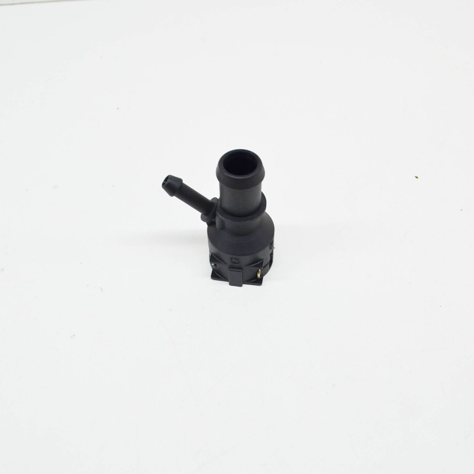 NEW AUDI Q3 8U HEATER HOSE CONNECTOR 1K0122291C ORIGINAL 4 NEW AUDI Q3 8U HEATER HOSE CONNECTOR 1K0122291C ORIGINAL - Image 4