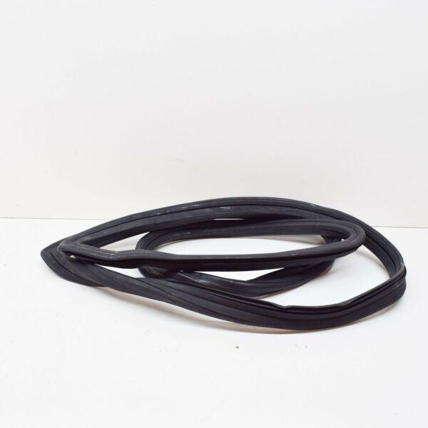 NEW MB SALOON W123 FRONT WINDSHIELD WEATHER STRIP SEAL A1236700439 ORIGINAL - Image 4