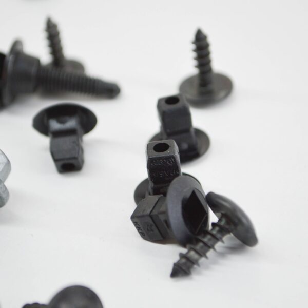 NEW VOLKSWAGEN CRAFTER SY REAR BUMPER FIXING SCREW SET 7C0898623A ORIGINAL - Image 4