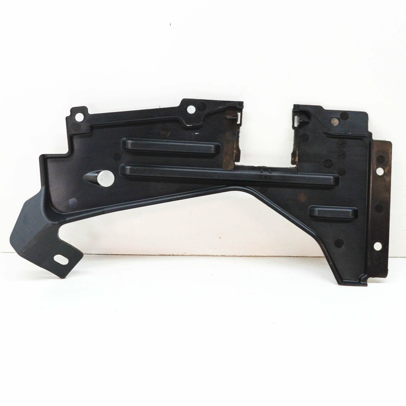 NEW AUDI Q3 8U REAR LEFT SIDE UNDERBODY COVER 8U0825215B ORIGINAL 4 NEW AUDI Q3 8U REAR LEFT SIDE UNDERBODY COVER 8U0825215B ORIGINAL - Image 4