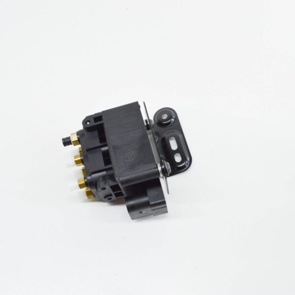 NEW MERCEDES-BENZ E W212 SUSPENSION VALVE BLOCK A2123200658 ORIGINAL - Image 4