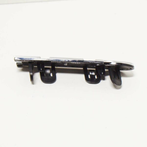 NEW VOLKSWAGEN GOLF MK7 POLO GTI EMBLEM SIGN LOGO GRILLE 5G0853679AGKRR ORIGINAL - Image 4