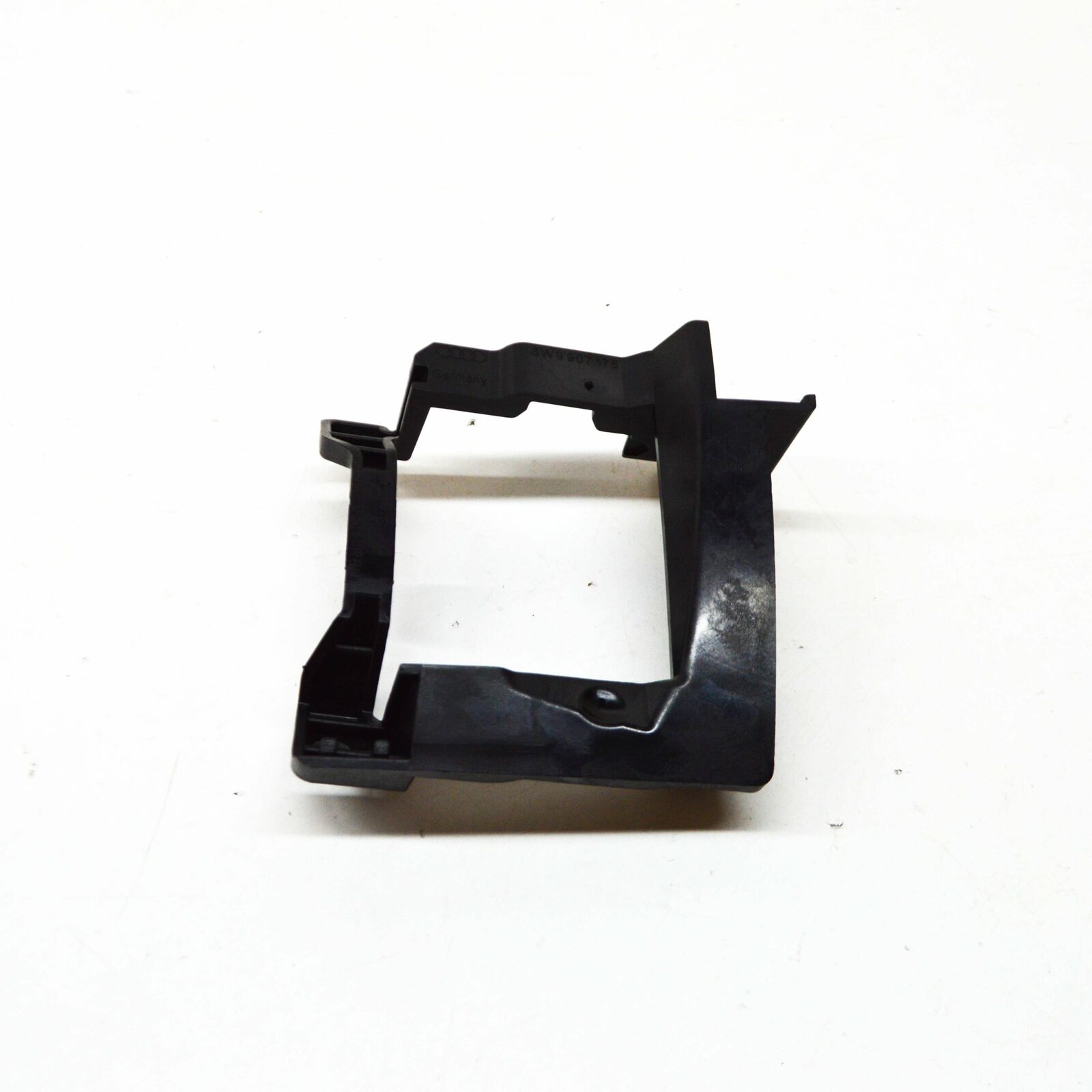 NEW AUDI A4 B9 BLIND SPOT DETECTION WARNING SENSOR HOLDER LEFT 8W9907175 4 NEW AUDI A4 B9 BLIND SPOT DETECTION WARNING SENSOR HOLDER LEFT 8W9907175 - Image 4