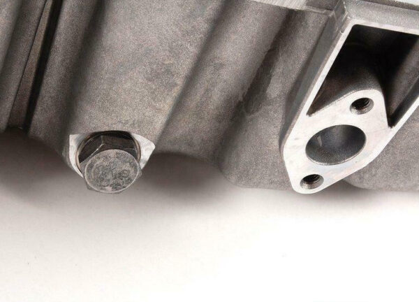 NEW VOLKSWAGEN SCIROCCO MK3 ENGINE OIL SUMP 06F103601J ORIGINAL - Image 4