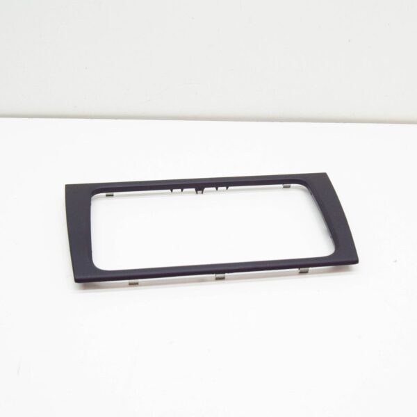 NEW VW GOLF MK6 DASHBOARD CENTER RADIO APERTURE TRIM 5K0858061F1QB ORIGINAL - Image 4