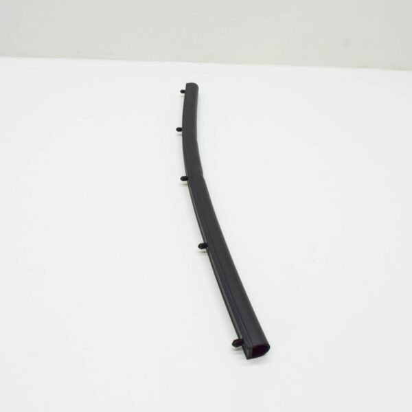 NEW VOLKSWAGEN JETTA MK7 FRONT LEFT BONNET HOOD SEAL 17A823707 ORIGINAL - Image 4