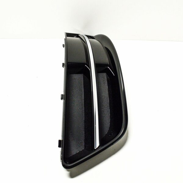 NEW AUDI A3 8P FRONT BUMPER LOWER RIGHT GRILLE 8P0807682HT94 - Image 6