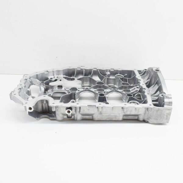 NEW VW GOLF R MK7 ENGINE UPPER OIL PAN 06K103603BL ORIGINAL - Image 4