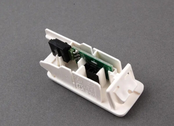 NEW VOLKSWAGEN GOLF 1K MK5 AUX IN-SOCKET 1K0035724B ORIGINAL - Image 4