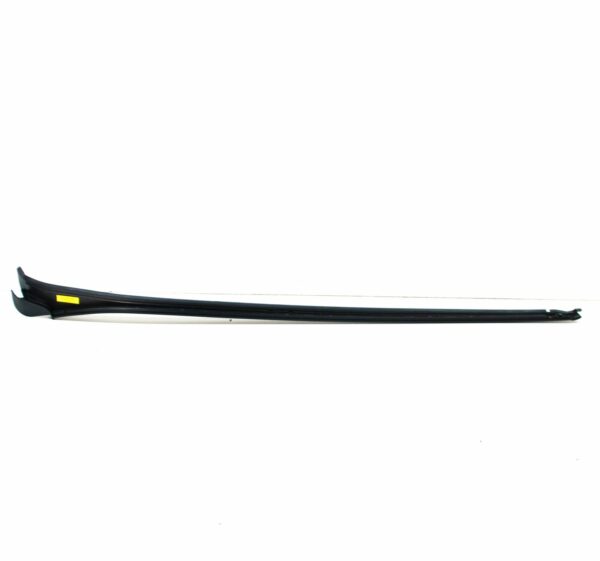 NEW MB GLE W166 FRONT WINDSHIELD RIGHT WATER DEFLECTOR TRIM A1666901280 ORIGINAL - Image 4