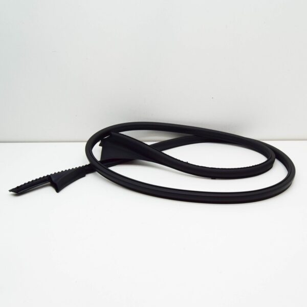 NEW MERCEDES-BENZ CLA COUPE C118 RIGHT ROOF SEAL A1186730600 ORIGINAL - Image 4