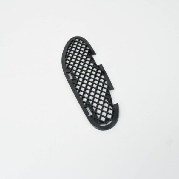 NEW MERCEDES-BENZ C W202 FRONT BUMPER RIGHT GRILLE COVER A2028851223 ORIGINAL - Image 4