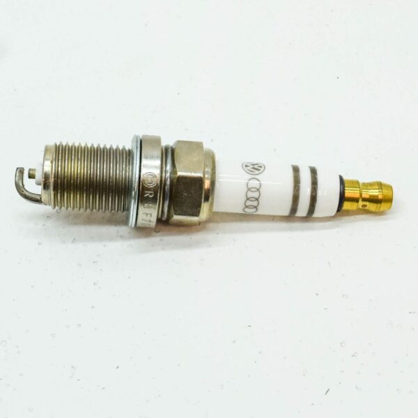 NEW VOLKSWAGEN CADDY 2K SPARK PLUG 'LONGLIFE' 101905610A ORIGINAL - Image 4