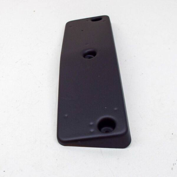 NEW MERCEDES-BENZ B W246 FRONT BUMPER LICENSE PLATE MOLDING A2468801100 ORIGINAL - Image 4