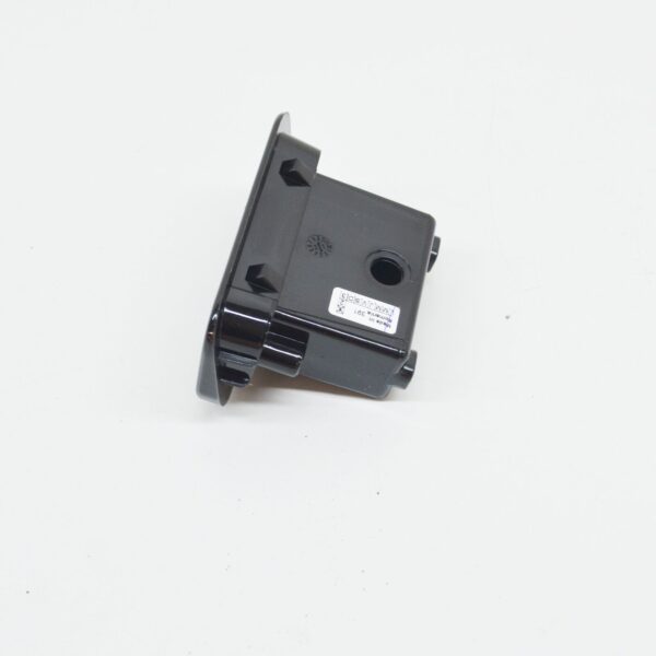 NEW MERCEDES-BENZ G W463 REAR LICENSE PLATE LIGHT ADAPTER A4635450119 ORIGINAL - Image 4