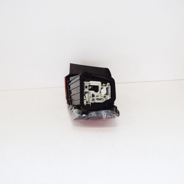 NEW VOLKSWAGEN JETTA MK6 REAR LEFT TAILLIGHT 5C6945095N - Image 6
