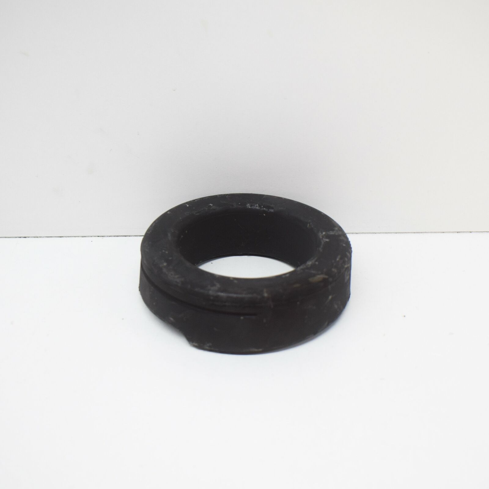 NEW MERCEDES-BENZ C-CLASS W204 COIL SPRING UPPER SHIM A2103250384 2010 11108570 4 NEW MERCEDES-BENZ C-CLASS W204 COIL SPRING UPPER SHIM A2103250384 2010 11108570 - Image 4